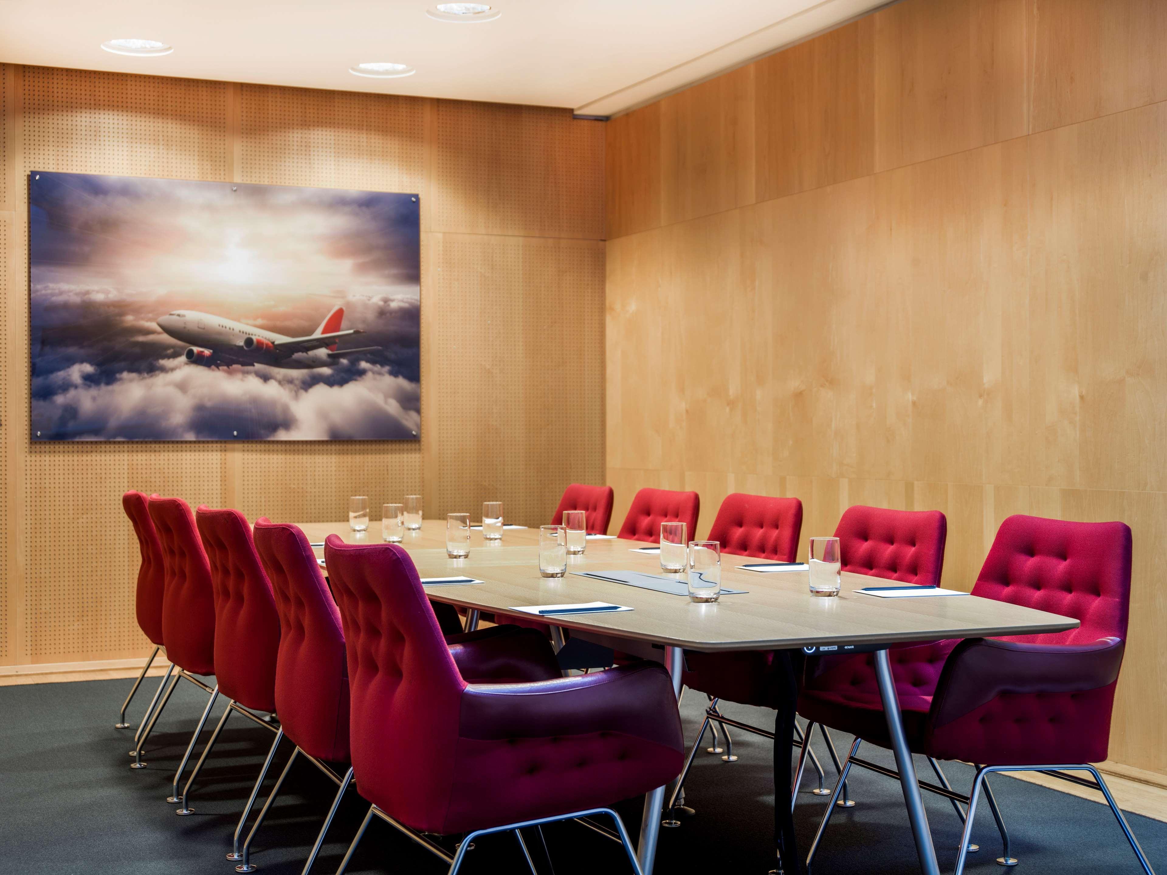 Radisson Blu Airport Terminal Hotel Arlanda Zewnętrze zdjęcie Meeting room at the airport
