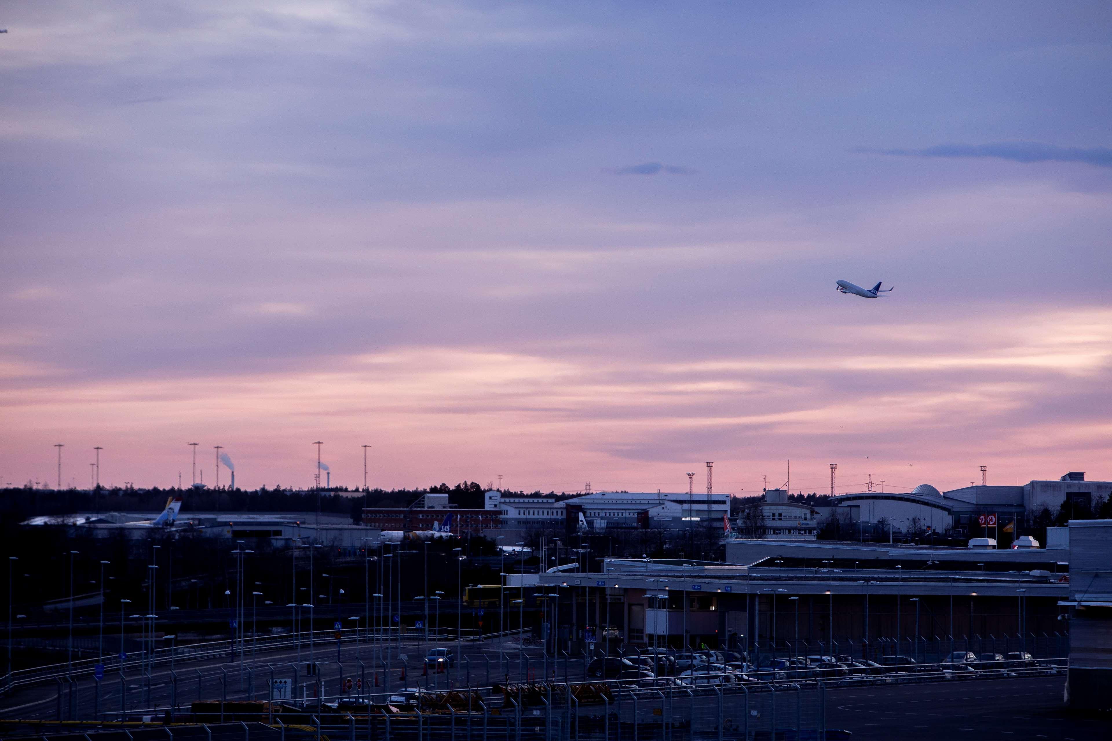 Radisson Blu Airport Terminal Hotel Arlanda Zewnętrze zdjęcie Oulu airport