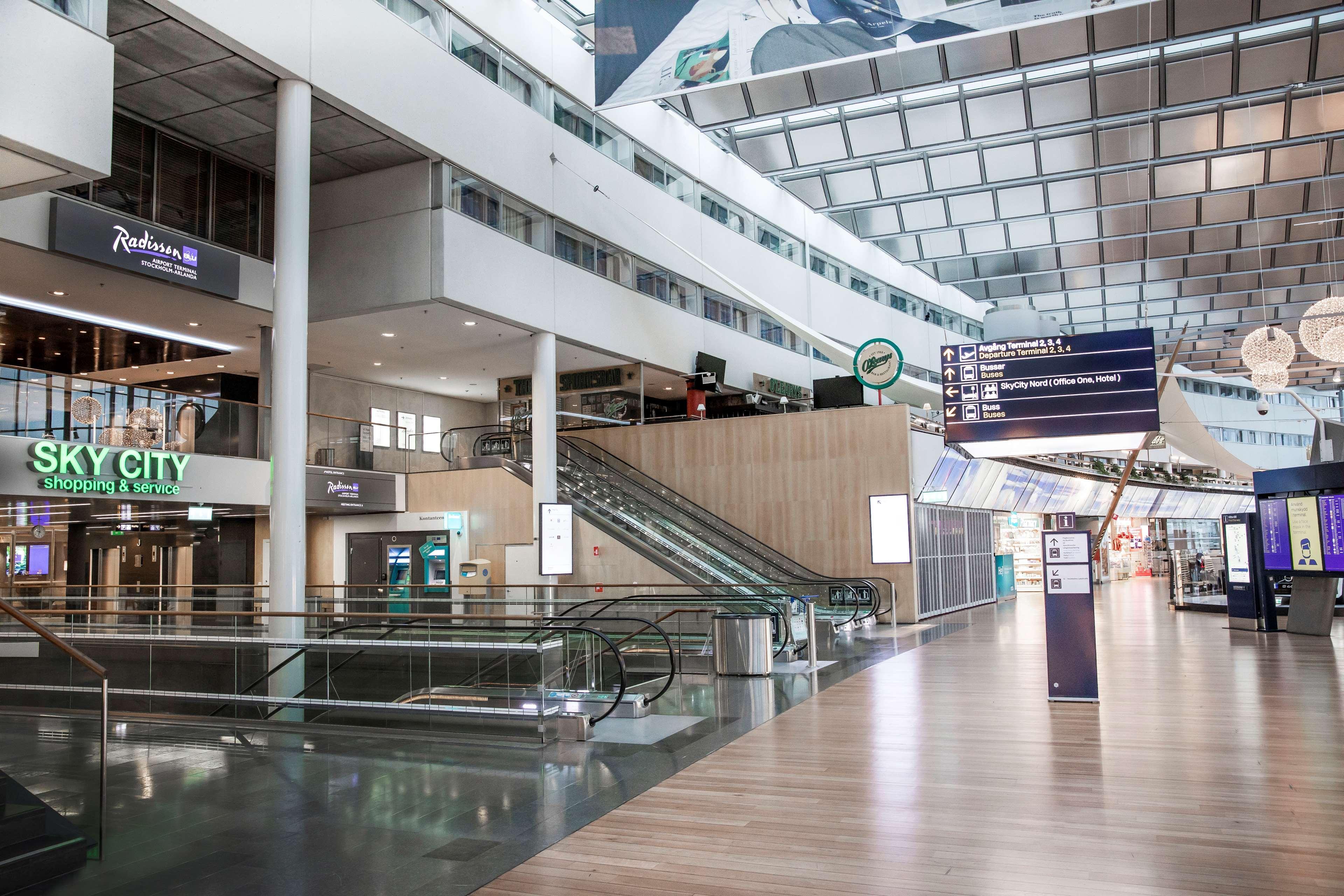 Radisson Blu Airport Terminal Hotel Arlanda Zewnętrze zdjęcie Sky City shopping mall