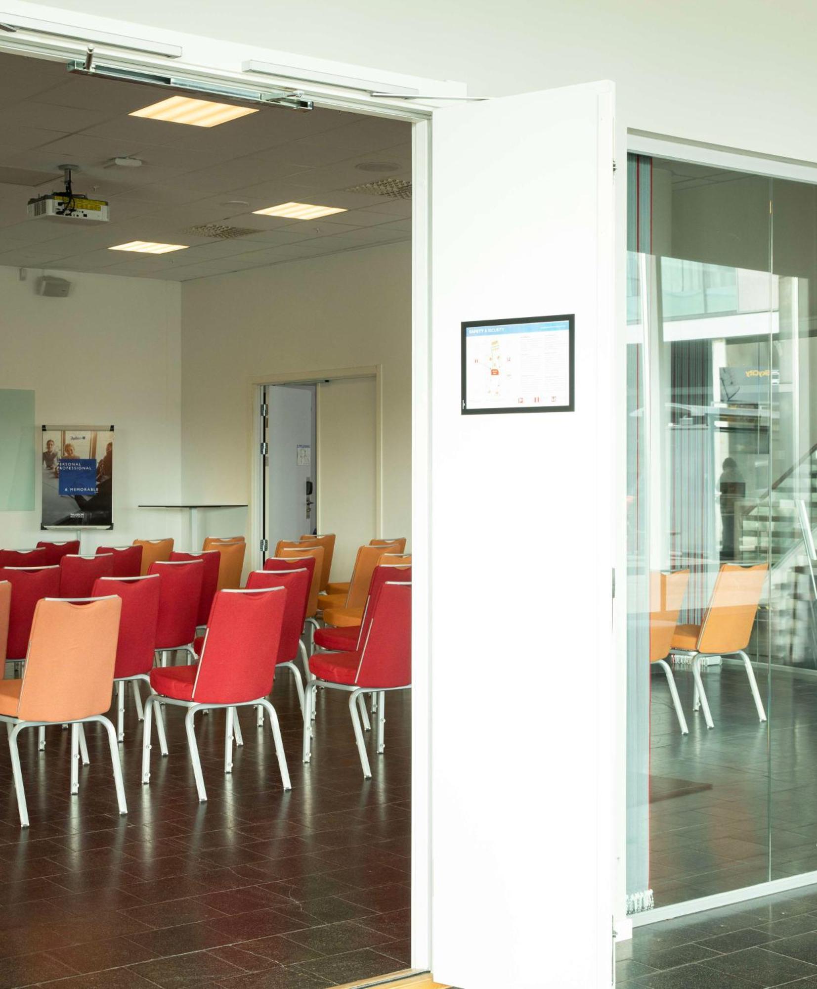 Radisson Blu Airport Terminal Hotel Arlanda Zewnętrze zdjęcie The meeting room of the conference center