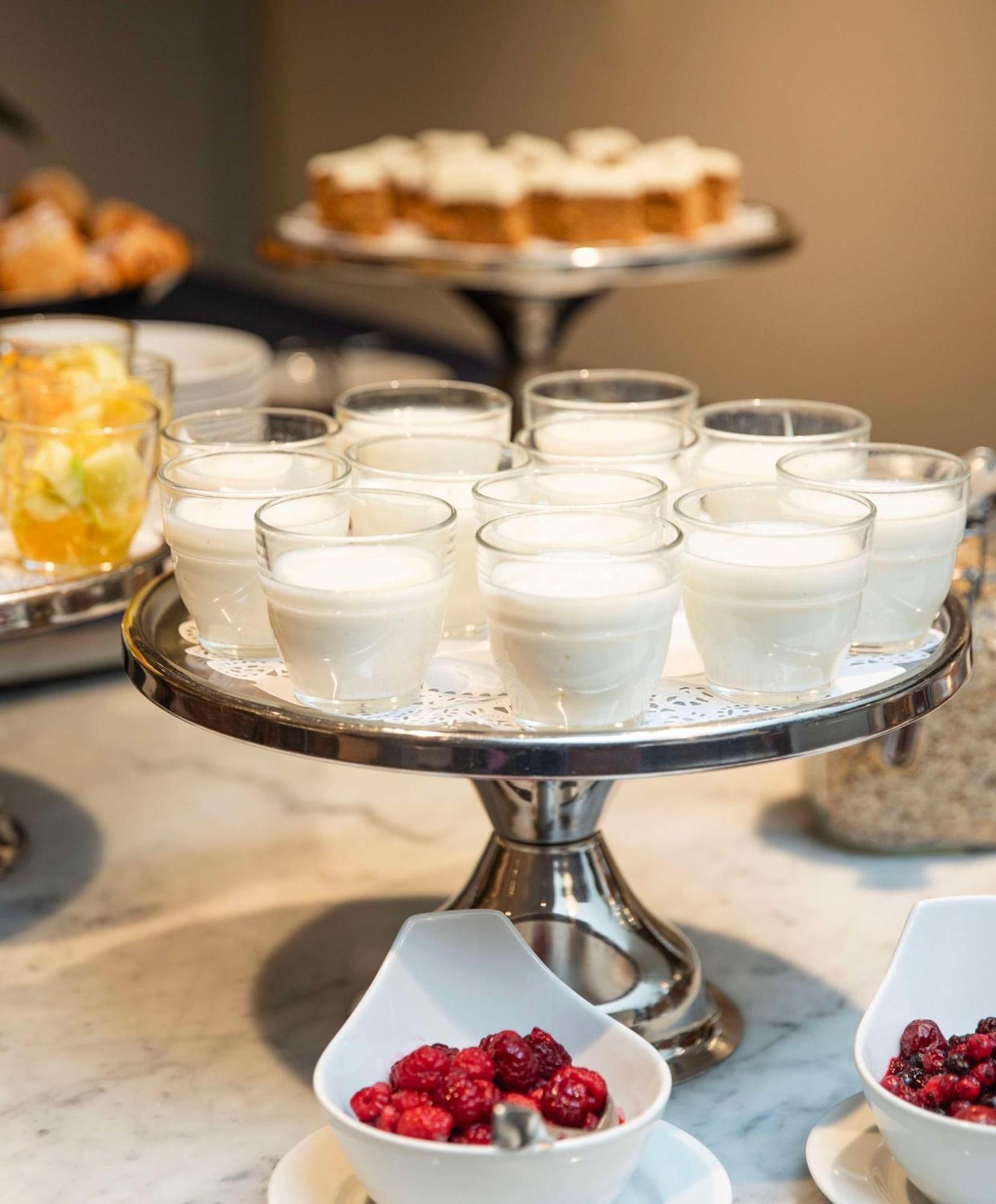 Radisson Blu Airport Terminal Hotel Arlanda Zewnętrze zdjęcie Yoghurt